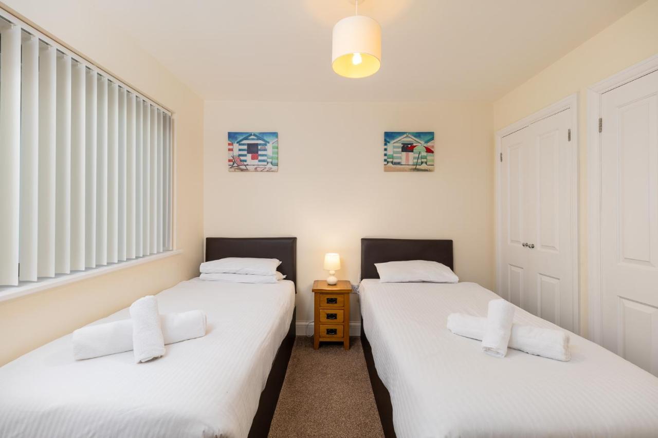West Beach - Holiday Apartments Westward Ho!  Exterior photo